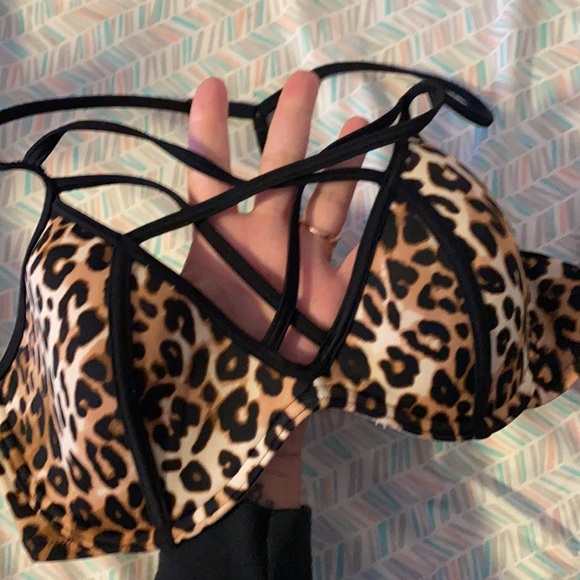 Victoria’s Secret Pink bikini top - Picture 2 of 4